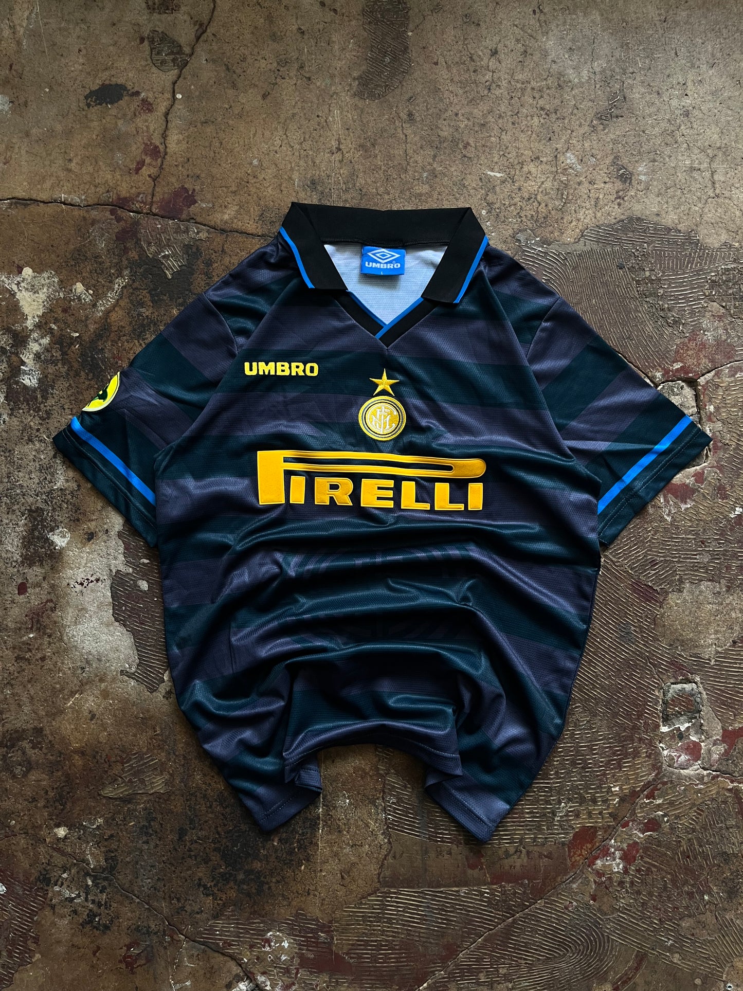 Inter Miland Umbro Pirelli Football Jersey trikot