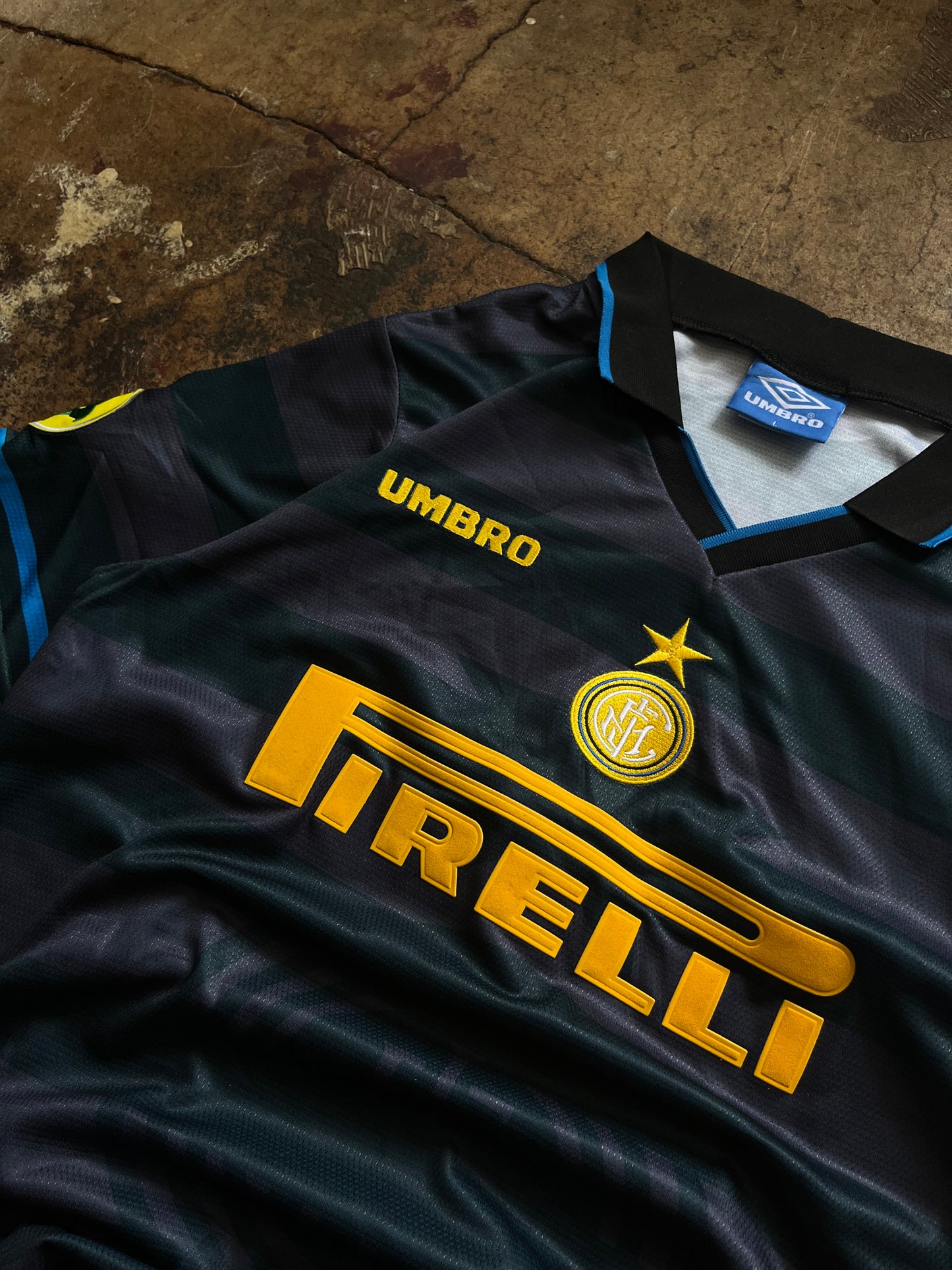 Inter Miland Umbro Pirelli Football Jersey trikot